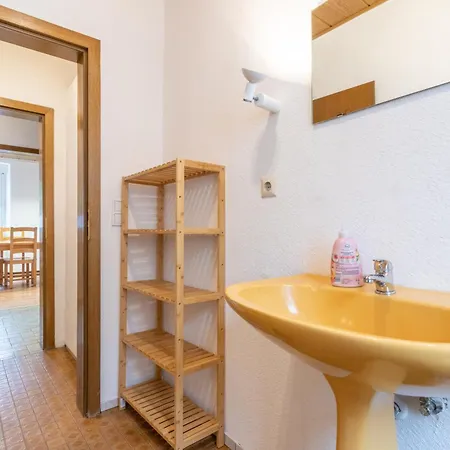 Zentral Gelegene Unterkunft Mit 5 Schlafzimmern Fuer Monteure In Sprendlingen Mit Guter Anbindung A61 A60 아파트 Sprendlingen