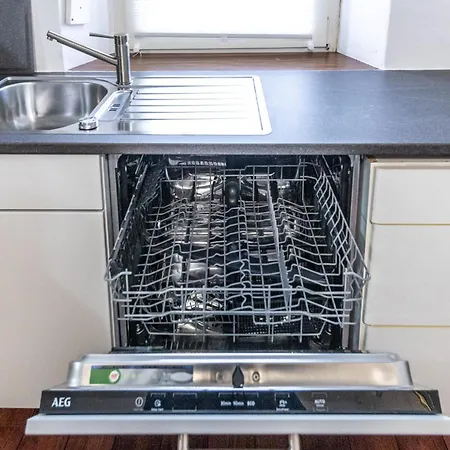 Zentral Gelegene Unterkunft Mit 5 Schlafzimmern Fuer Monteure In Sprendlingen Mit Guter Anbindung A61 A60 아파트