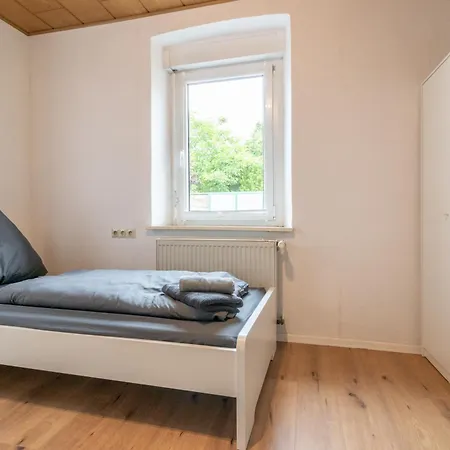 Zentral Gelegene Unterkunft Mit 5 Schlafzimmern Fuer Monteure In Sprendlingen Mit Guter Anbindung A61 A60 * Sprendlingen