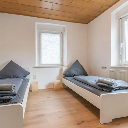 Apartmán Zentral Gelegene Zb Fuer Monteure In 3 Min Vom Bahnhof Entfernt