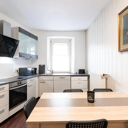 Zentral Gelegene Zb Fuer Monteure In 3 Min Vom Bahnhof Entfernt Apartmán *