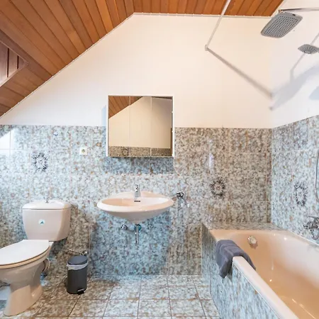 Zentral Gelegene Zb Fuer Monteure In 3 Min Vom Bahnhof Entfernt Apartmán *