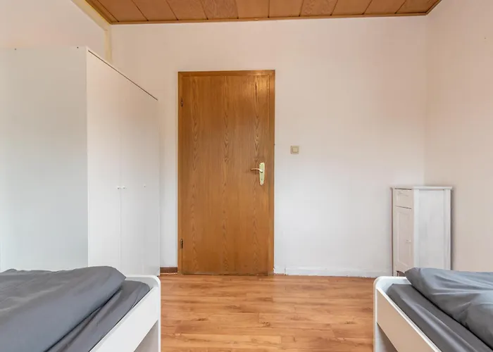 Zentral Gelegene Zb Fuer Monteure In 3 Min Vom Bahnhof Entfernt *