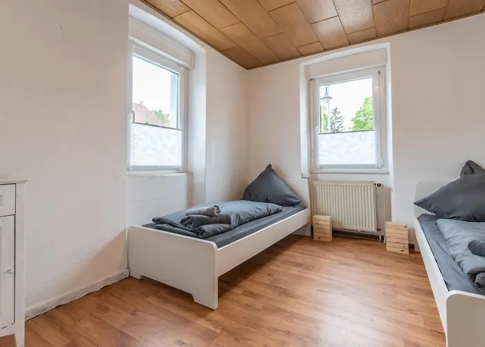 Zentral Gelegene Zb Fuer Monteure In 3 Min Vom Bahnhof Entfernt Apartamento