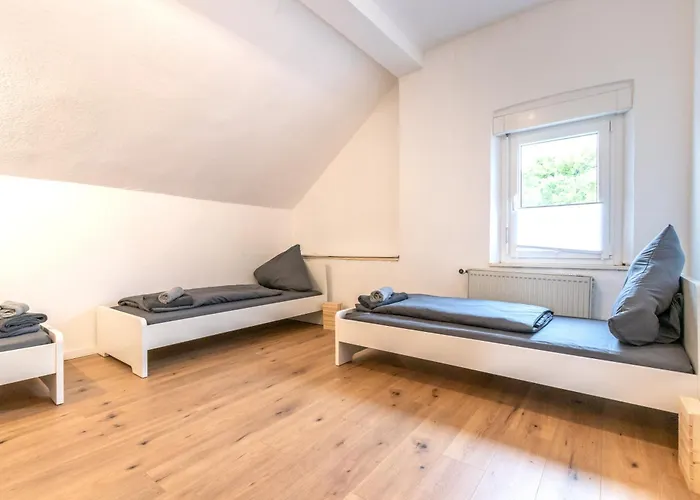 Zentral Gelegene Zb Fuer Monteure In 3 Min Vom Bahnhof Entfernt Apartamento