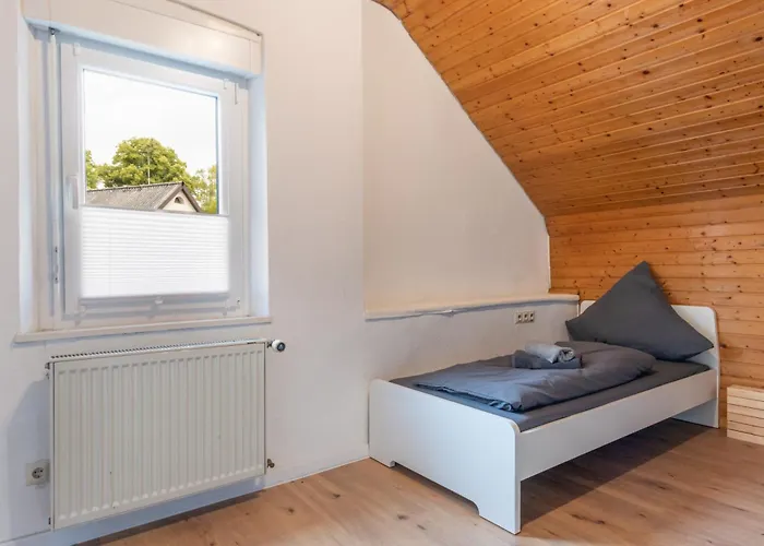 Zentral Gelegene Zb Fuer Monteure In 3 Min Vom Bahnhof Entfernt Apartamento