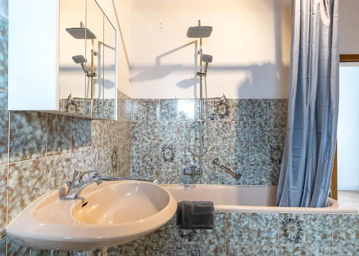 Zentral Gelegene Zb Fuer Monteure In 3 Min Vom Bahnhof Entfernt *